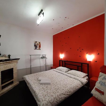 Midnight Cats' Apartment In Rynok Square Світло Є Завжди! Leópolis Exterior foto
