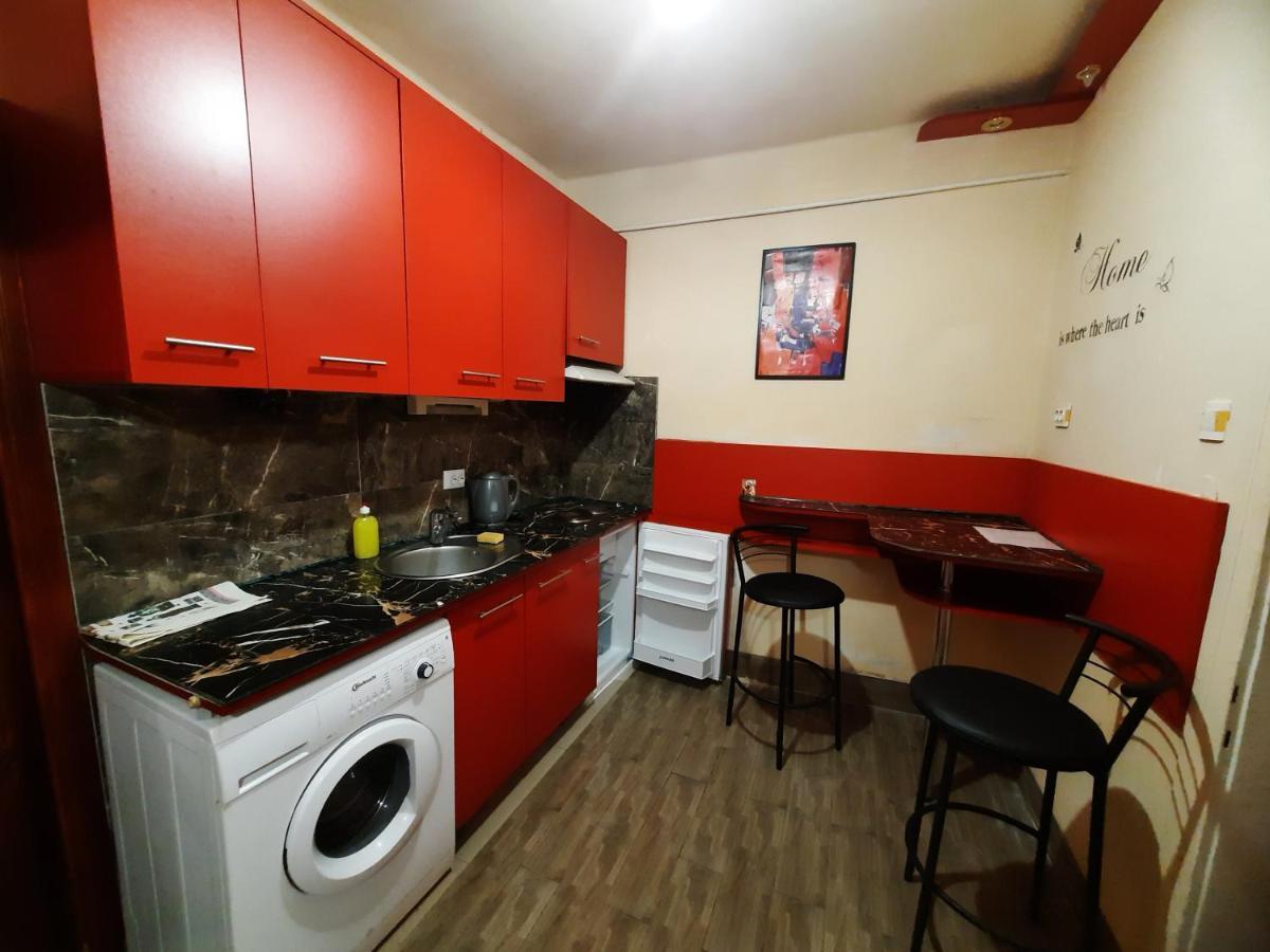 Midnight Cats' Apartment In Rynok Square Світло Є Завжди! Leópolis Exterior foto