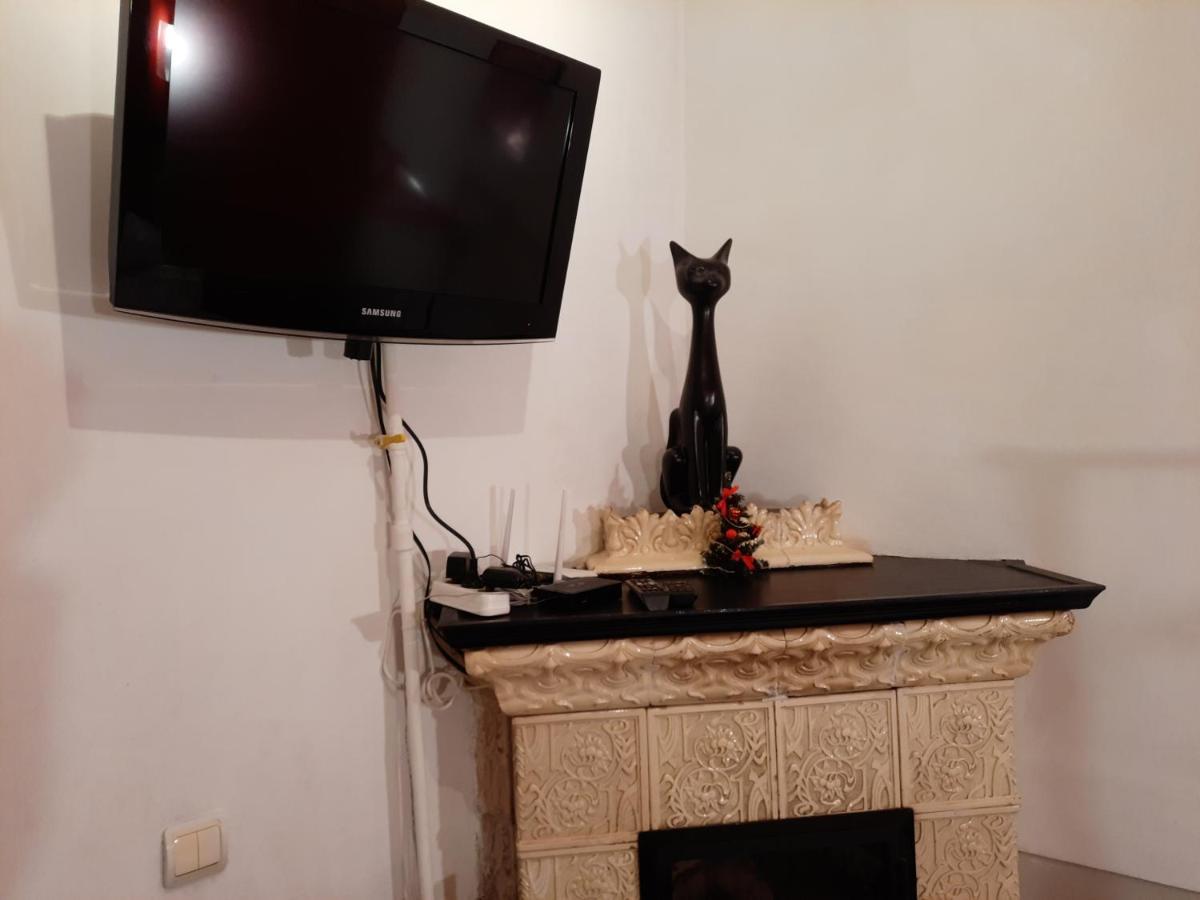 Midnight Cats' Apartment In Rynok Square Світло Є Завжди! Leópolis Exterior foto