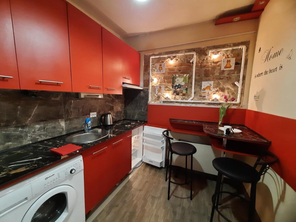 Midnight Cats' Apartment In Rynok Square Світло Є Завжди! Leópolis Exterior foto